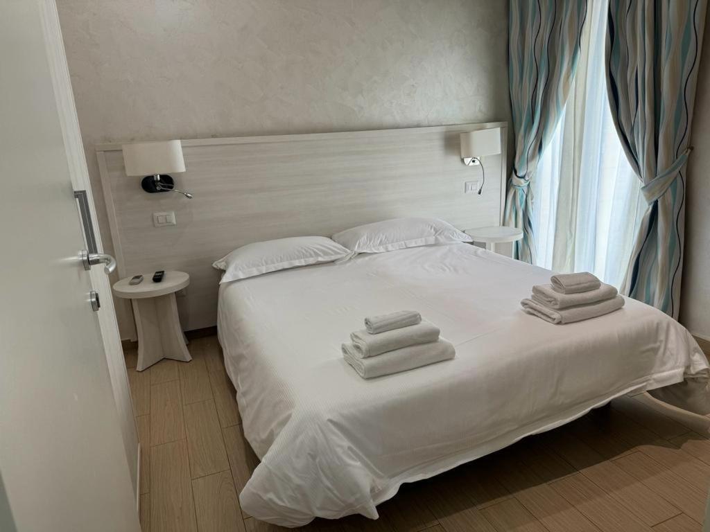 Marina Beach Aparthotel Rimini Exterior photo